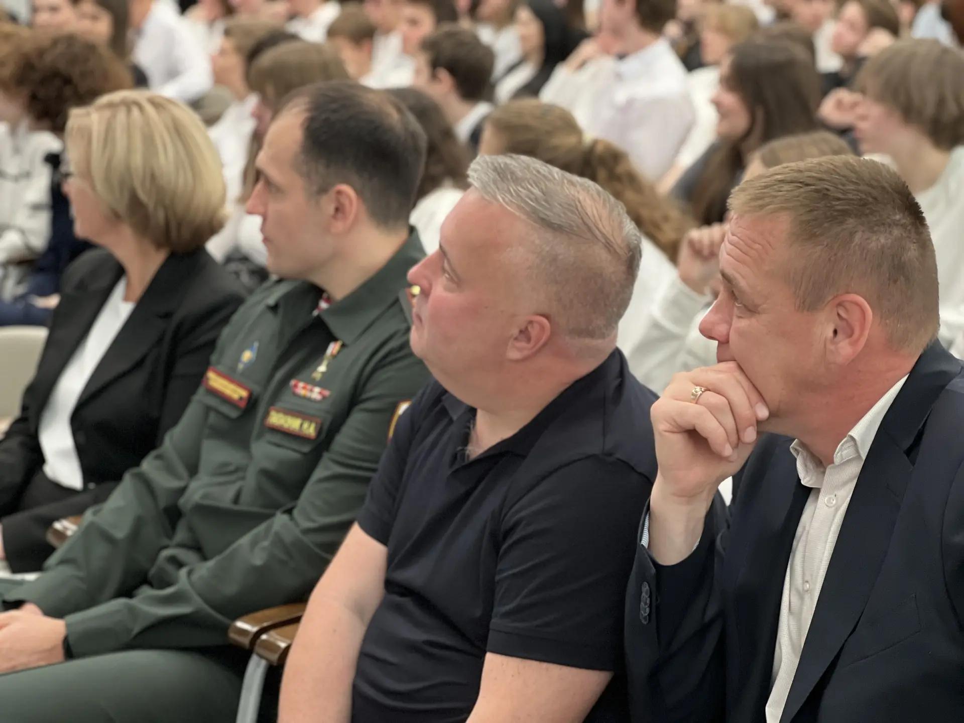 Герой России Никита Палазник рассказал ярославским школьникам о своём подвиге и военной службе