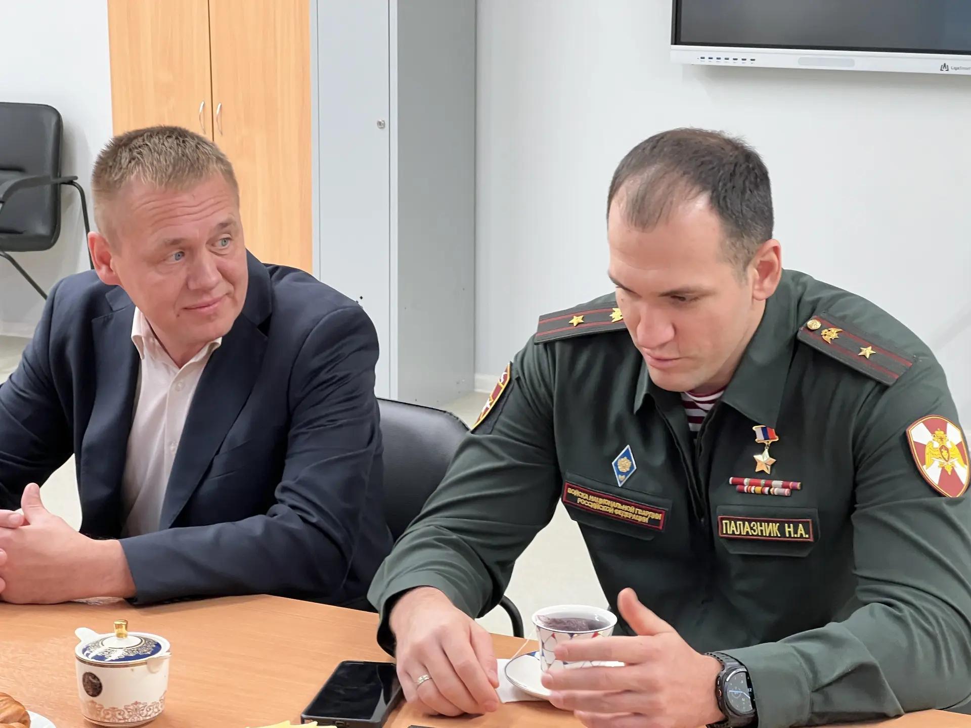 Герой России Никита Палазник рассказал ярославским школьникам о своём подвиге и военной службе
